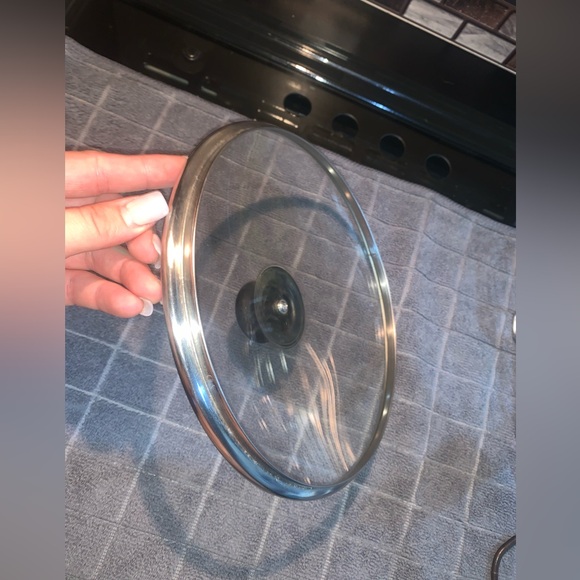 BLACK+DECKER 3 in 1 Toaster Oven & Random Kitchen Utensils - Picture 14 of 14